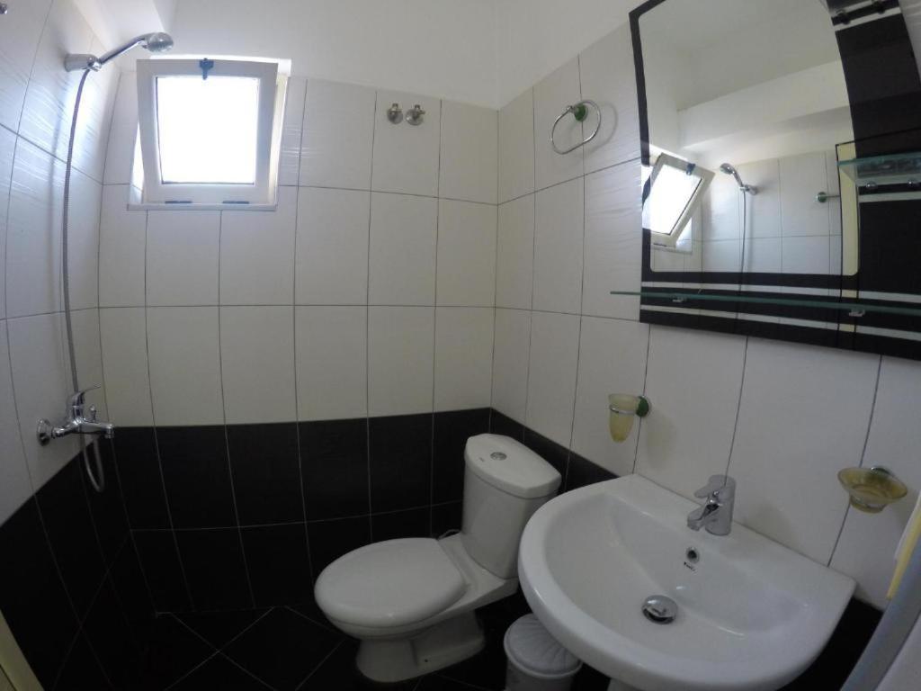 Hotel Arsenal Ksamil Extérieur photo