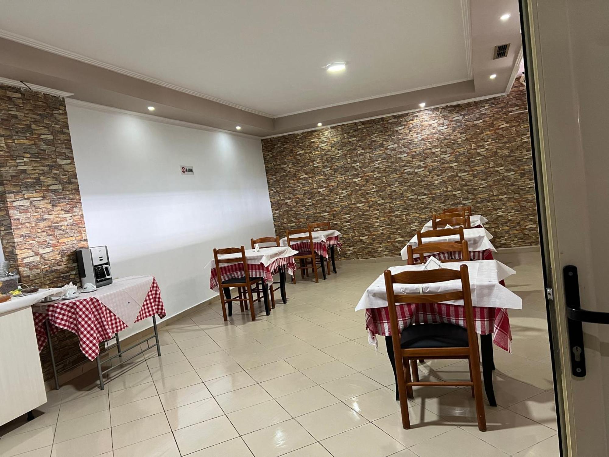 Hotel Arsenal Ksamil Extérieur photo